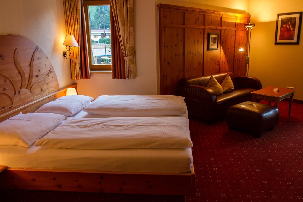 Familien Hotel Mozart Ried im Oberinntal Rum bild