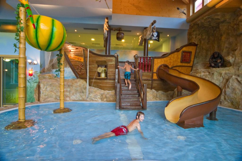 Familien Hotel Mozart Ried im Oberinntal Exteriör bild