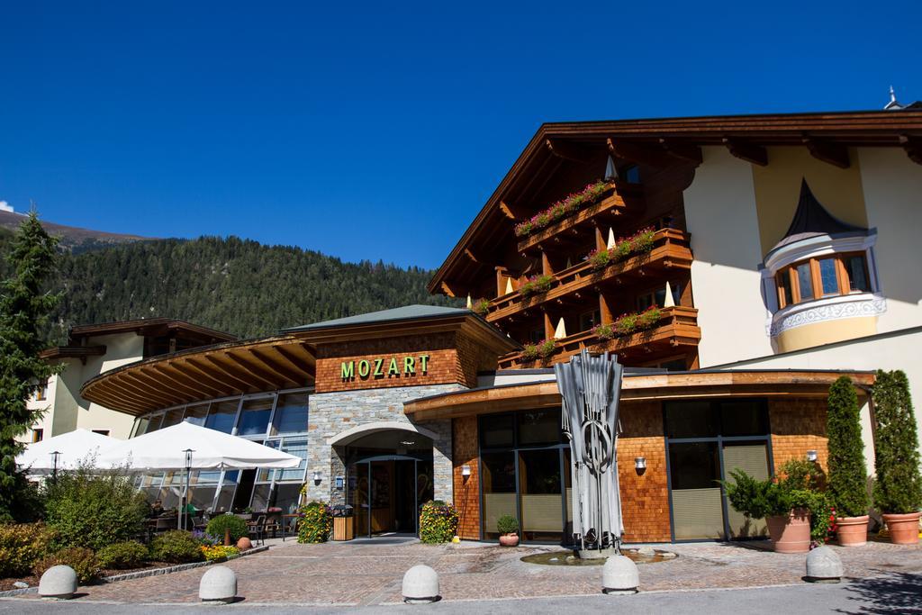 Familien Hotel Mozart Ried im Oberinntal Exteriör bild