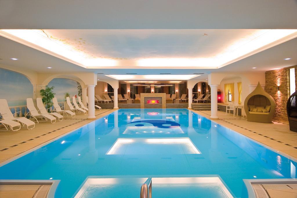 Familien Hotel Mozart Ried im Oberinntal Exteriör bild