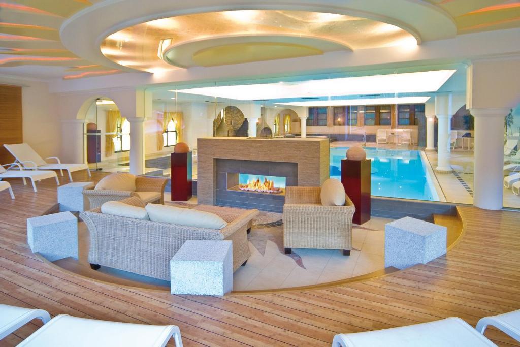 Familien Hotel Mozart Ried im Oberinntal Exteriör bild